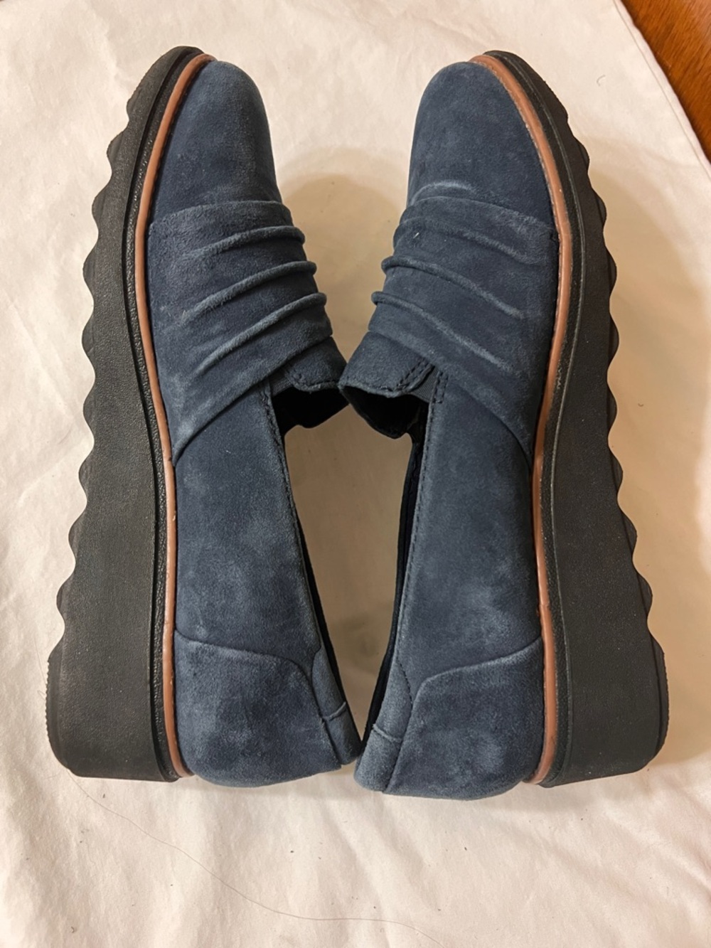 Clarks Navy Suede Ruched Slip-On Loafers - Picture 4 of 9